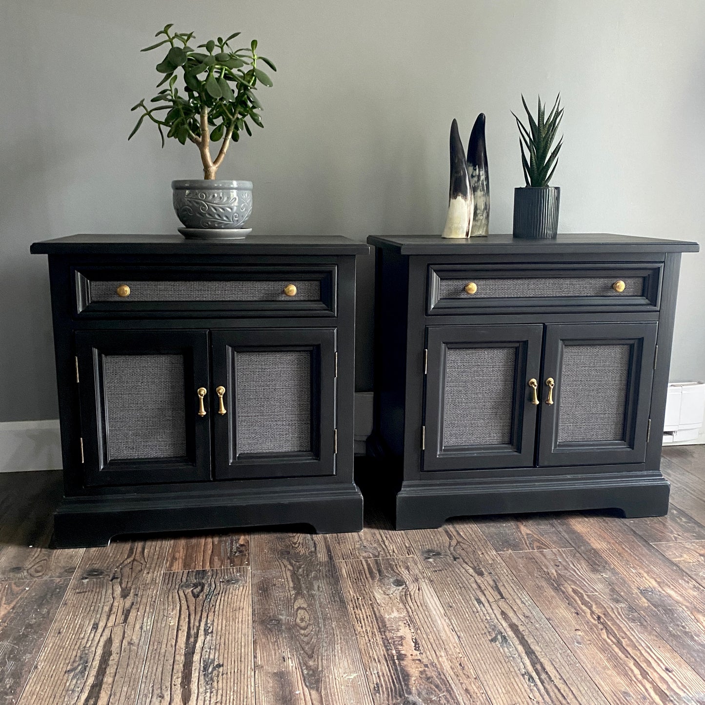 Set of 2 Black Nightstands