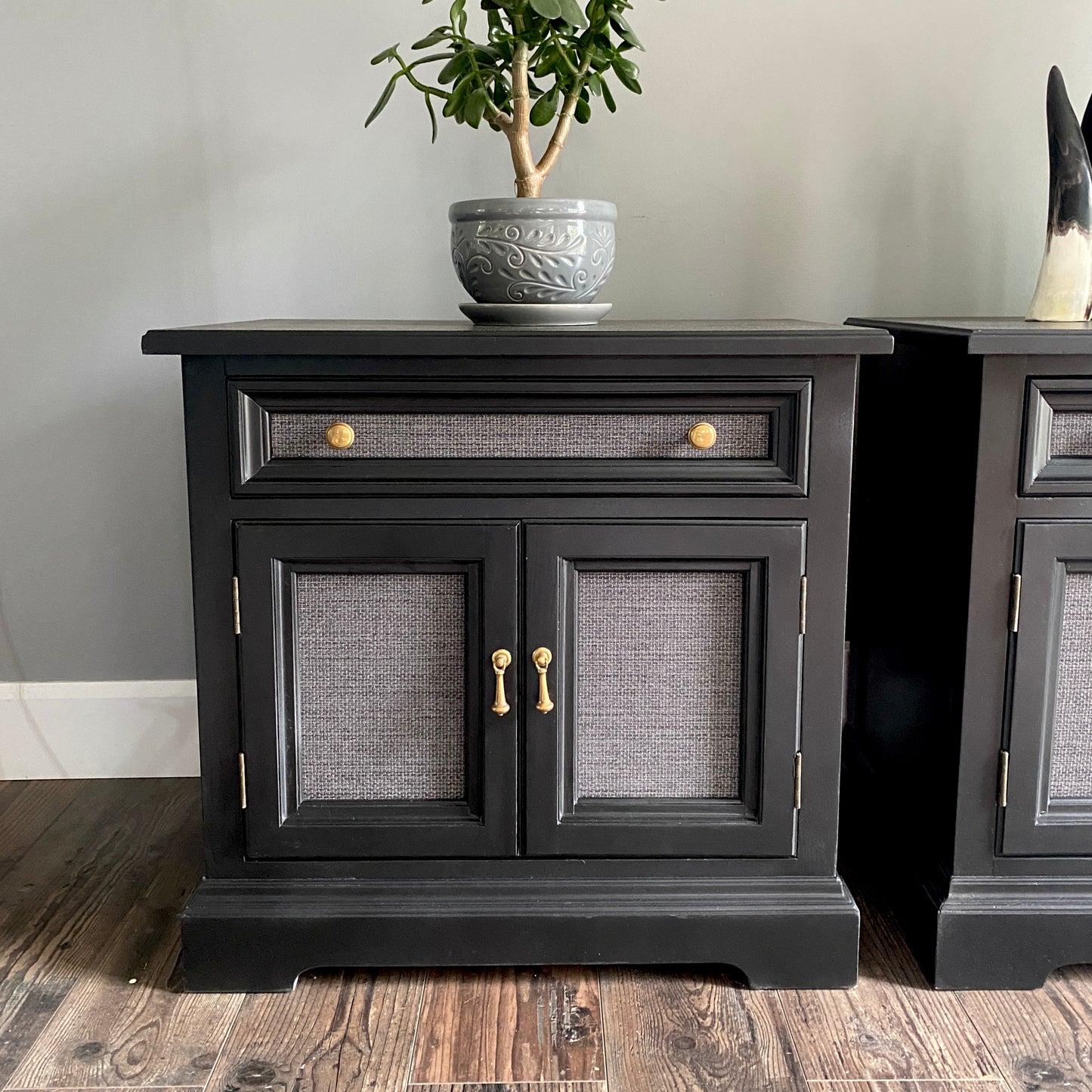 Set of 2 Black Nightstands