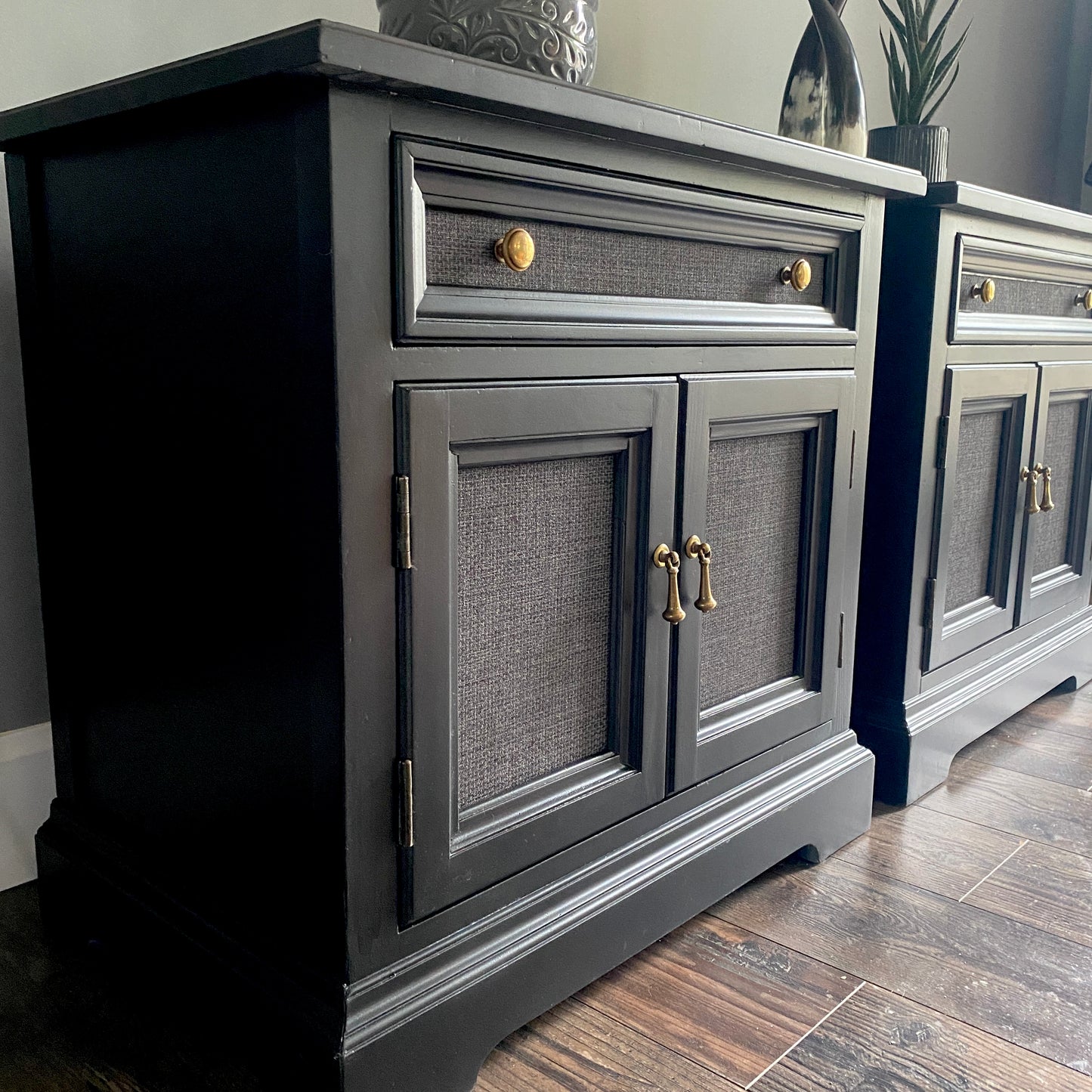 Set of 2 Black Nightstands
