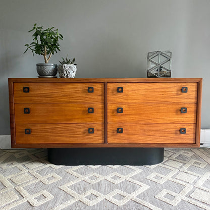 Stunning MCM Dresser Teak with 6 Drawers By RS Associates