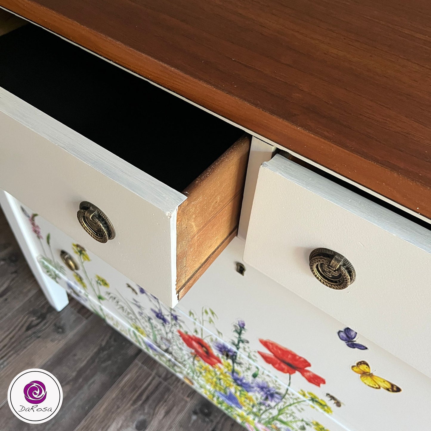 Flower Dresser in White
