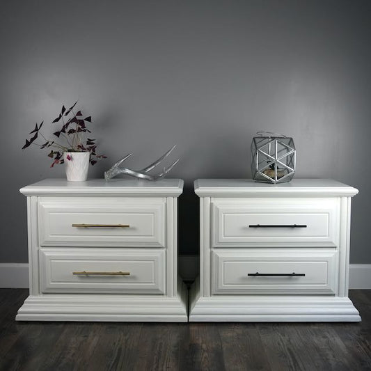 Set of 2 Chunky White Nightstands