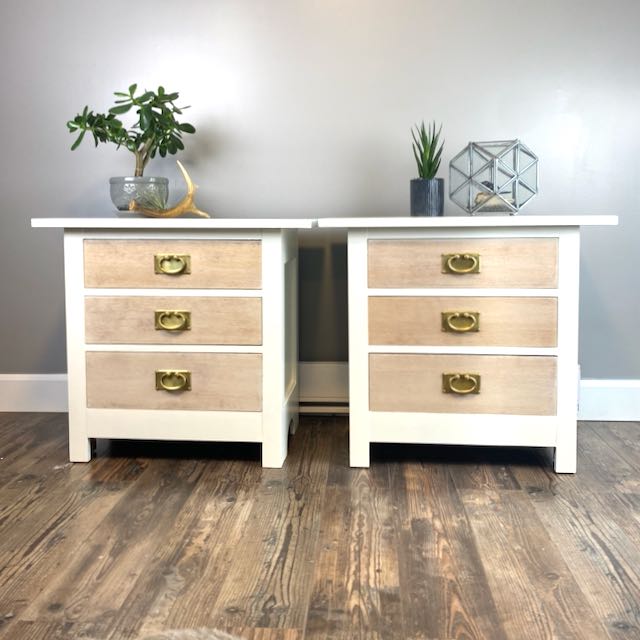 Pair of Nightstands in White 3 Drawers