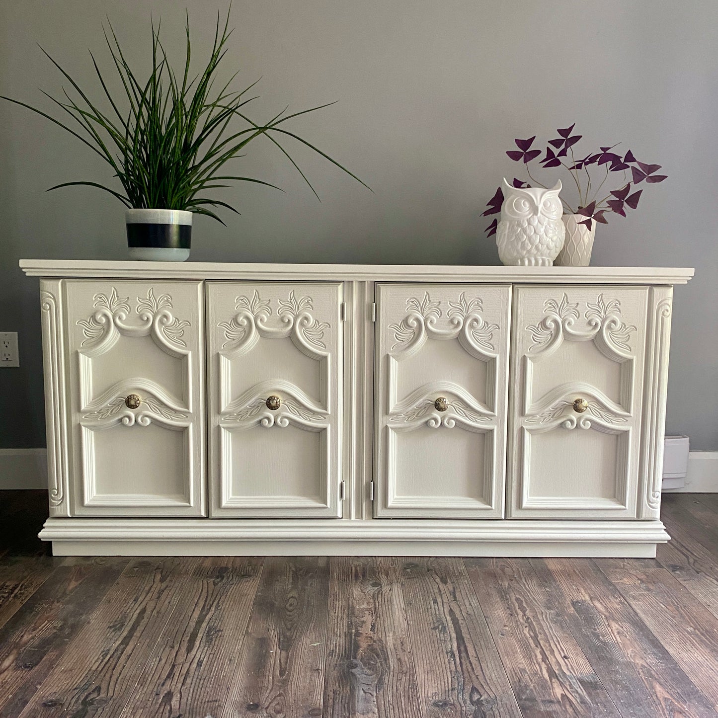 White Ornate Buffet 4 doors and pearl knobs