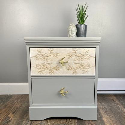 Single Nightstand with Blossom Engraving in Gray