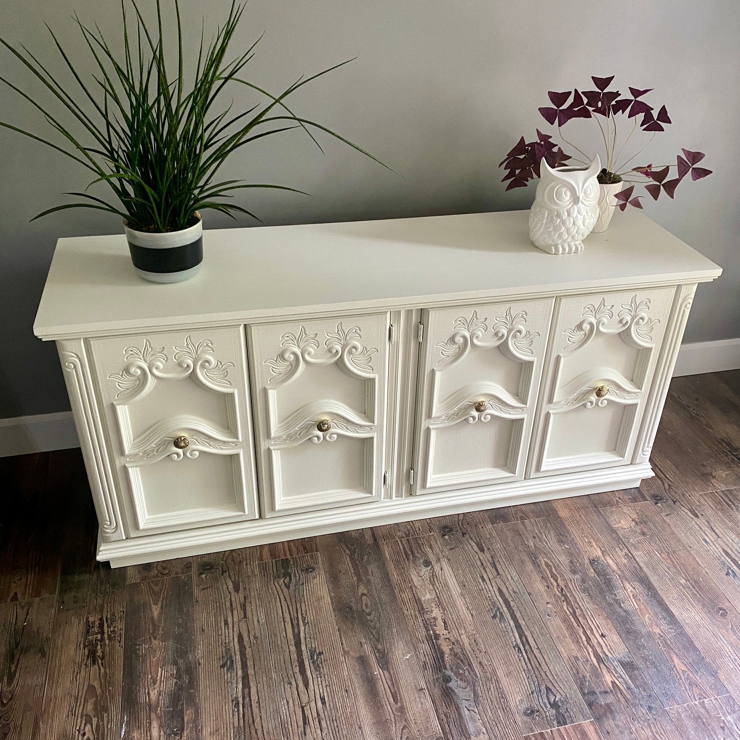 White Ornate Buffet 4 doors and pearl knobs