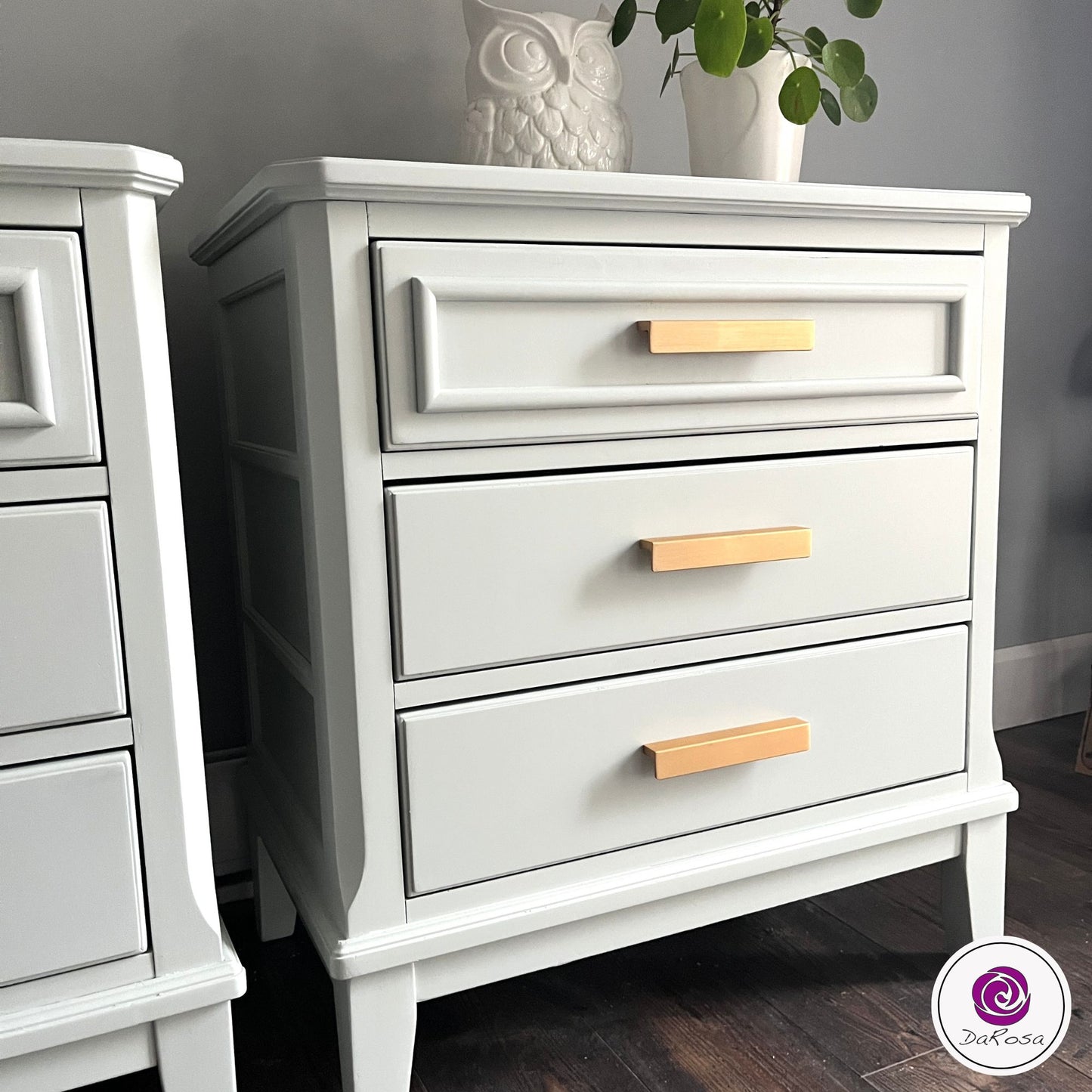 King-Size Pair of Nightstands in Off White