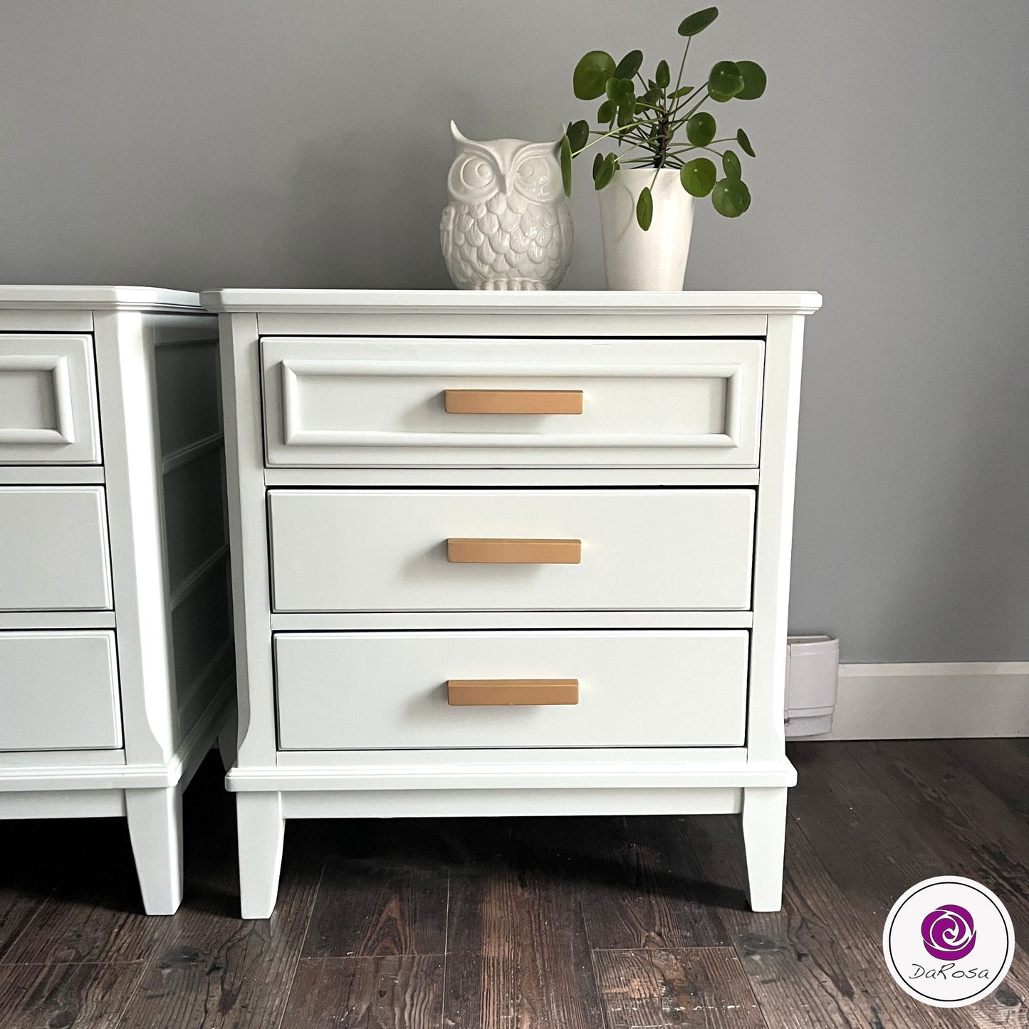 King-Size Pair of Nightstands in Off White