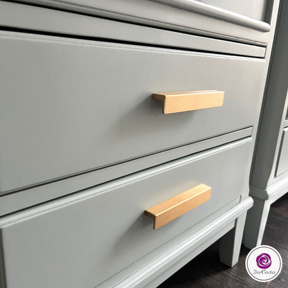 King-Size Pair of Nightstands in Off White