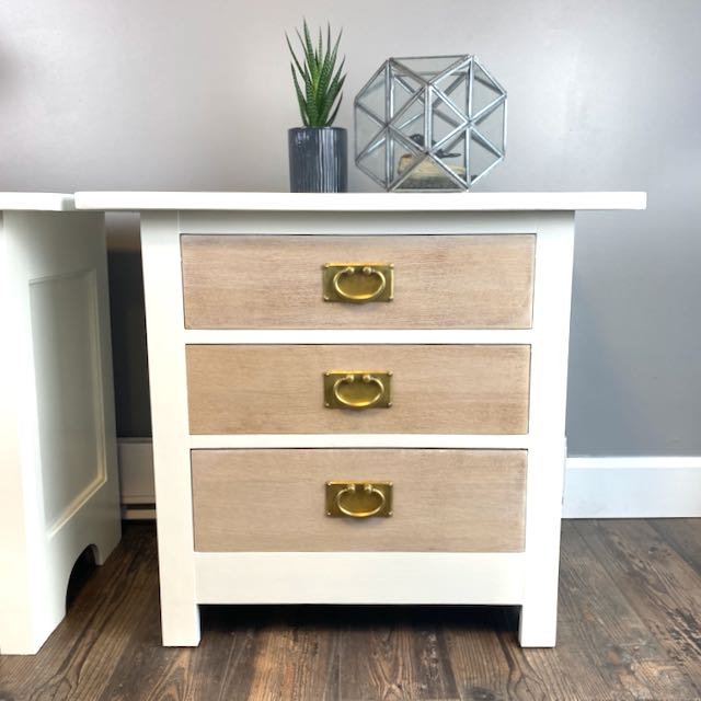 Pair of Nightstands in White 3 Drawers